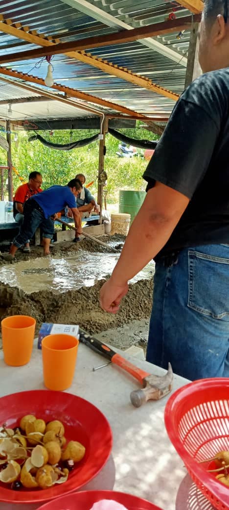 Gotong-royong Baik Pulih Rumah Mualaf